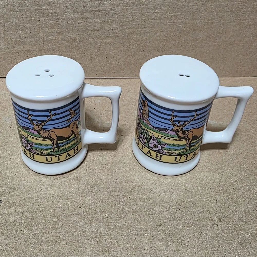 Utah Souviner Deer Mountain Scene Salt Pepper Shakers #144